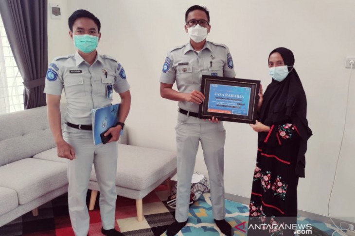 Jasa Raharja Serahkan Santunan Rp 50 Juta Bagi Korban Kecelakaan Beruntun di Samarinda