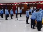 Wali Kota Balikpapan Rahmad Mas'ud, melantik 49 pejabat setingkat eselon III dan IV di Aula Kantor Wali Kota Balikpapan, Kamis (5/8/2021). Foto : BorneoFlash.com/Muhammad Eko.