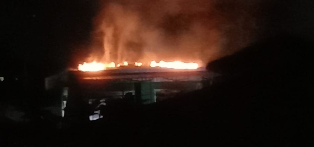Bangunan Lantai Dua Hangus Jadi Arang