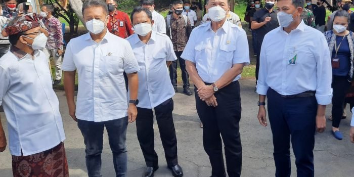 Tiga Menteri Pastikan Kelancaran Vaksinasi BPJAMSOSTEK di Denpasar