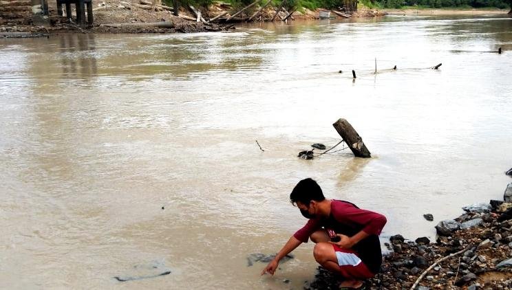 Pencemaran Sungai Kedang Pahu Kutai Barat