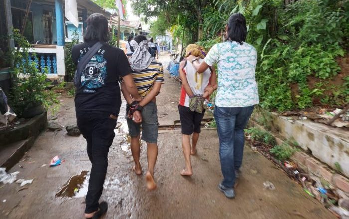 Tim Jatanras Ditreskrimum Polda Kaltim berhasil menciduk lima tersangka pelaku perampokan yang terjadi di rumah mewah di Balikpapan beberapa waktu lalu. Foto : HO/ Dokumentasi kepolisian Tim Jatanras Ditreskrimum Polda Kaltim.