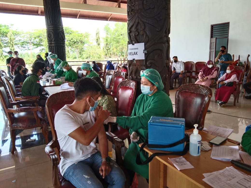 Vaksin Serentak Saat Kunjungan Presiden RI, 2.213 Dosis Vaksin Disuntikkan Kepada Warga di Kubar