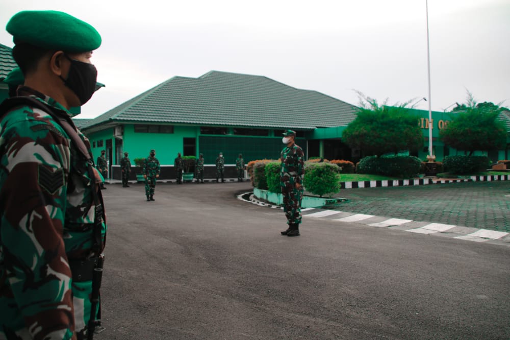 Kasdam VI/Mulawarman Brigjen TNI Ibnu Bintang Setiawan, S.I.P., M.M. melaksanakan kunjungan kerja pertamanya yang dimulai dari Wilayah Korem 092/Mrl. Sabtu (28/8/2021). Foto : HO.