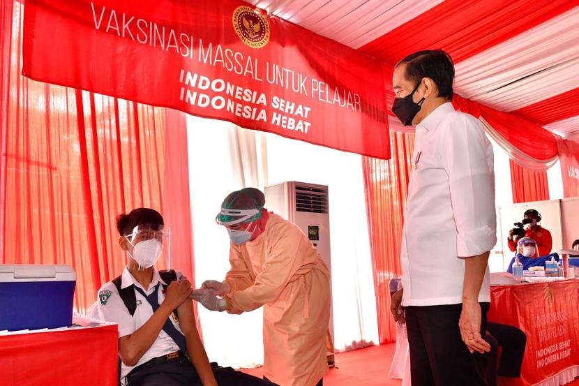 Presiden Tinjau Pelaksanaan Vaksinasi di Samarinda