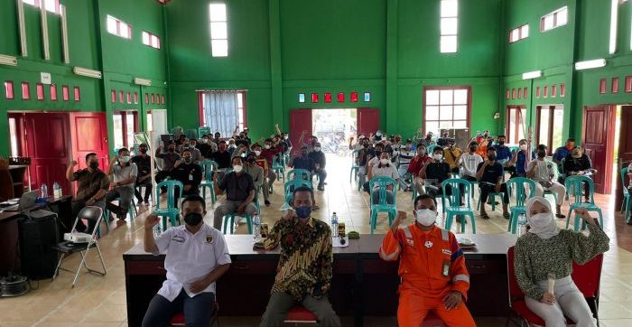 Pertamina Hulu Kalimantan Timur (PHKT) yang merupakan bagian dari Subholding Upstream Regional Kalimantan, mengadakan pelatihan penanganan tumpahan minyak bagi warga Kecamatan Marangkayu, Kabupaten Kutai Kartanegara, Kamis (9/9/2021). Foto : HO.