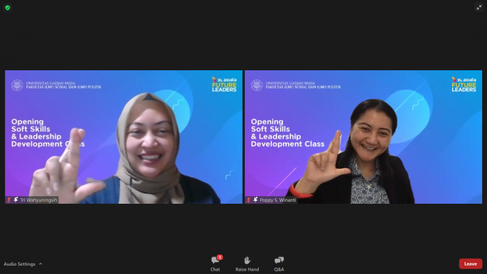 Group Head Corporate Communication XL Axiata, Tri Wahyuningsih (kiri) bersama dengan Wakil Dekan Bidang Kerjasama Alumni, dan Penelitian FISIPOL UGM, Dr. Poppy Sulistyaning Winanti, M.P.P, M.Sc (kanan) dalam acara implementasi Program Kampus Merdeka, Fakultas Ilmu Sosial dan Ilmu Politik, Universitas Gadjah Mada (FISIPOL UGM) beberapa waktu lalu.Foto : HO.