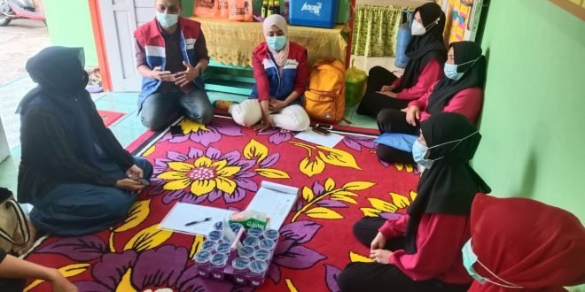 Pertamina MOR VI Menggelar Kegiatan Pelatihan Pengembangan Produk Diversifikasi dari Daun Kelor Menjadi Produk Pemberian Makanan Tambahan (PMT) Balita dan Lansia, Kamis (26/08/2021) lalu. Foto : HO.