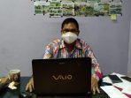 Kepala Bidang Peternakan dan Kesehatan Hewan Distan Kubar, Sapriansyah saat ditemui di ruangannya pada Kamis (2/9/2021). Foto: BorneoFlash.com/Lilis Suryani.
