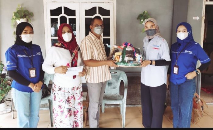 Keseruan Hari Pelanggan Nasional 2021 berlangsung di seluruh jaringan resmi Yamaha di Indonesia. Foto : HO.