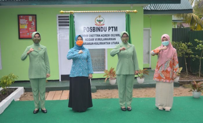 Ketua Persit KCK Koorcab Rem 092 PD VI/Mulawarman Resmikan Posbindu PTM Kodim 0907/Tarakan. Jumat (10/9/2021). Foto : HO.