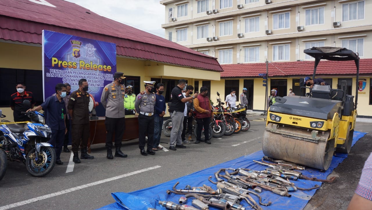 Polres Berau Gelar Pemusnahan 300 BB Knalpot Racing