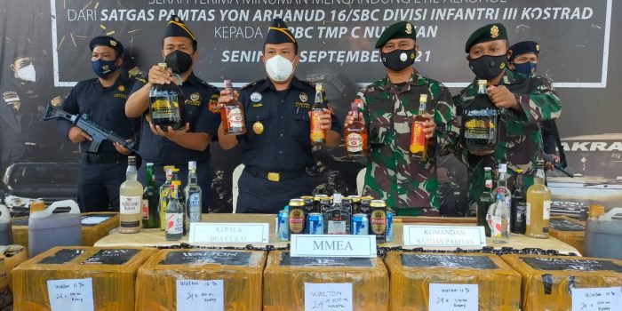 KPP Bea Cukai Nunukan Terima Barang Bukti Ribuan Miras Ilegal Hasil Operasi Satgas Yonarhanud 16/SBC 