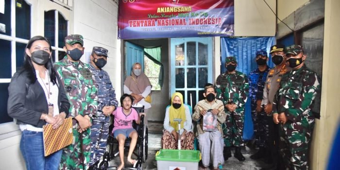 Sambut HUT TNI ke-76, Kodam VI/Mlw Anjangsana ke Masyarakat Yang Kurang Mampu