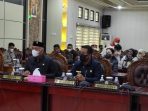 DPRD Kota Balikpapan bersama dengan Pemkot Balikpapan mengesahkan perubahan anggaran pendapatan dan belanja daerah Kota Balikpapan tahun anggaran 2021, Kamis (21/10/2021). Foto : BorneoFlash.com/Muhammad Eko.