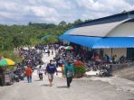 Pasar rakyat yang berlokasi di Kilometer (KM) 12, RT 21, Kelurahan Karang Joang, Balikpapan Utara. Foto : BorneoFlash.com/Muhammad Eko.