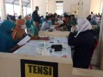 Kodim 0905/Balikpapan bersama pemerintah kota Balikpapan, DPRD Kota Balikpapan dan Lembaga Pemberdaya Masyarakat (LPM) Karang Joang vaksinasi dilakukan di Pasar Rakyat Karang Joang Balikpapan Utara pada Rabu (27/10/2021). Foto : BorneoFlash.com/Muhammad Eko.