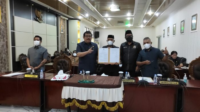 Dewan Perwakilan Rakyat Daerah (DPRD) Kota Balikpapan, kembali membahas Rancangan Peraturan Daerah (Raperda) tentang Anggaran Pendapatan Belanja Daerah (APBD) Tahun Anggaran 2022. Foto : BorneoFlash.com/Eko.