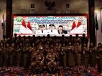 Sejumlah Kepala Dinas di lingkungan pemerintah Kutai Barat berfoto bersama usai kegiatan Serah terima Jabatan. Foto : BorneoFlash.com/Lilis Suryani.