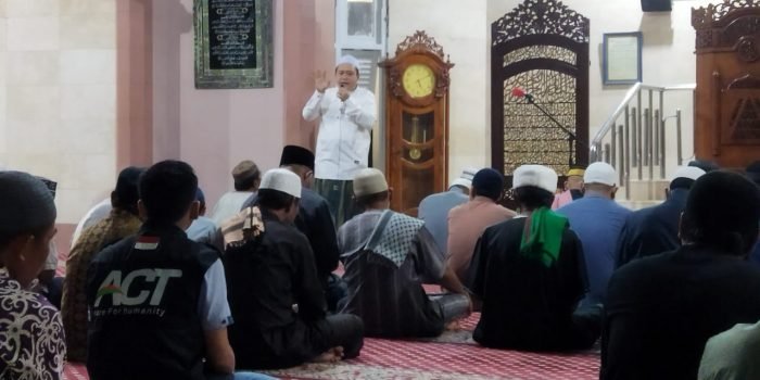 Aksi Safari Subuh di Masjid Jami Al-Ula, Masjid Tertua di Balikpapan