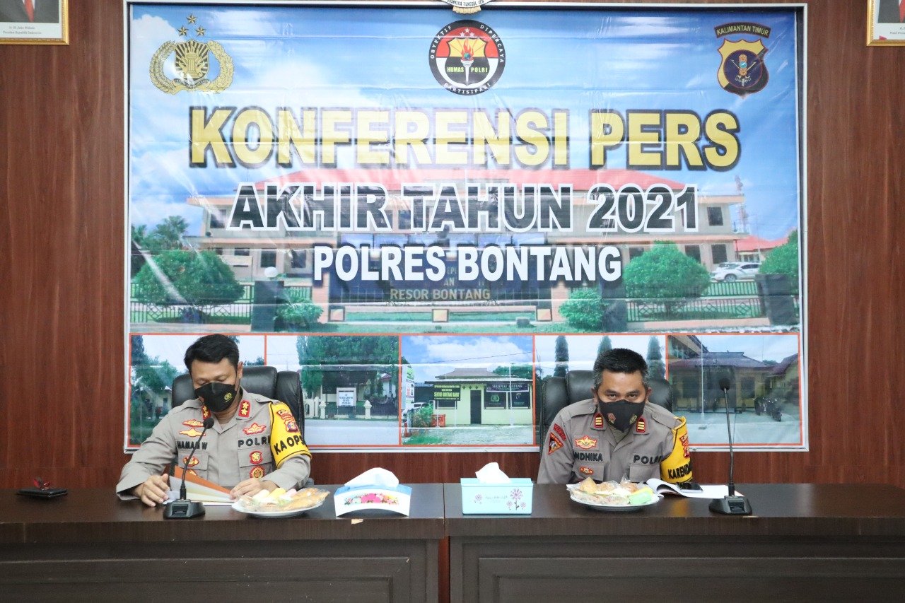 Polres Bontang Gelar Kegiatan Konferensi Pers Akhir Tahun 2021