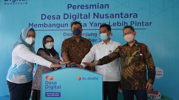 Peluncuran  program Desa Digital Nusantara (DDN) berlangsung di Desa Tanjung Pakis, Kecamatan Pakis Jaya, Kabupaten Karawang, Kamis (16/12/2021). Foto : HO.