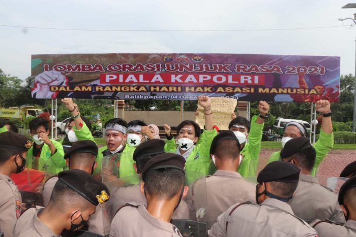 Bidhumas Polda Kalimantan Timur menggelar lomba orasi unjuk rasa 2021 Piala Kapolri, di halaman Mapolda Kaltim, Sabtu (4/12/2021). Foto : Humas Polda Kaltim.