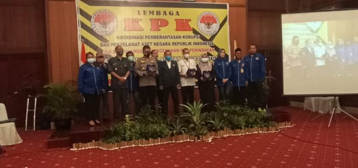 Pengurus Satuan Tugas (Satgas) Lembaga Koordinasi Pemberantasan Korupsi dan Penyelamat Aset Negara Republik Indonesia (LKPK- PAN RI) Kota Balikpapan Resmi di lantik, di Hotel Grand Senyiur Rabu (8/12/2021). Foto : BorneoFlash.com/Eko.