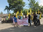 Pergerakan Mahasiswa Islam Indonesia (PMII) Balikpapan menggelar aksi unjuk rasa di depan kantor Kejaksaan Balikpapan Kamis (9/12/2021). Foto : BorneoFlash.com/Eko.