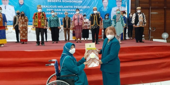 Segera Bentuk PPTI di Kecamatan & Kampung, Yovita Bulan Resmi Dilantik Ketua PPTI Mahulu