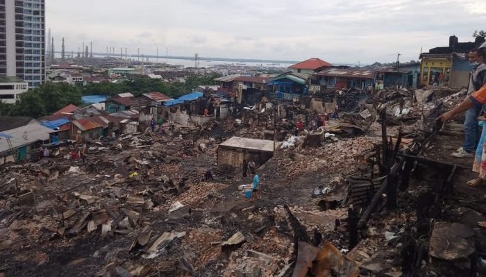 Terpantau Lokasi pasca kebakaran yang terjadi di tiga RT Kelurahan Baru Ilir, Balikpapan Barat Kamis (16/12/2021). Foto : BorneoFlash.com/Eko.