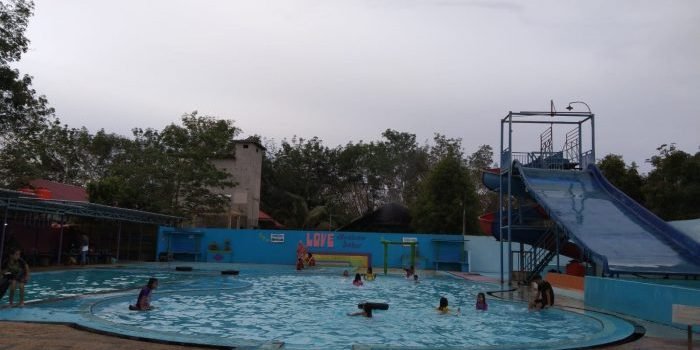 Sepi Pengunjung Selama Pandemi, Kolam Renang TKP 99 di Kubar Nyaris Gulung Tikar