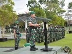 Inspektorat Kodam (Irdam) VI/Mlw Brigjen TNI Bambang Indrayanto memimpin Upacara Hari Infanteri ke-73 Tahun 2021 di Lapangan Upacara Markas Batalyon Infanteri Raider 600/Modang, Kelurahan Manggar, BalikpapanTimur pada Minggu (19/12/2021). Foto : HO/Pendam VI/Mlw.