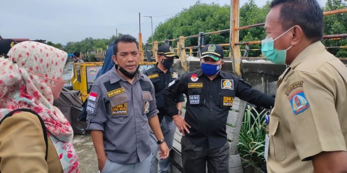 Soroti Permasalahan Sampah, Komisi III DPRD Balikpapan Sidak di Permukiman Pesisir Atas Air Margasari 