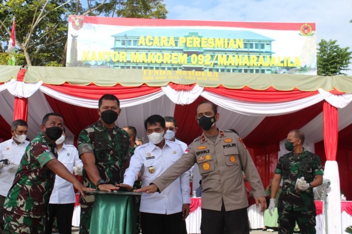 Pangdam VI/Mulawarman Mayjen TNI Teguh Pudjo Rumekso, Resmikan Kantor Makorem dan peletakan batu pertama pembangunan Masjid Hizbul Wathan Korem 092/Maharajalila di Jalan Katamso Tanjung Selor, Rabu (22/12/2021). Foto : HO/Pendam VI/Mlw.