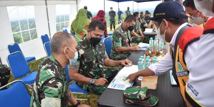 Pangdam VI/Mulawarman Mayjen TNI Teguh Pudjo Rumekso Tinjau Kawasan Calon IKN di Sepaku Kabupaten Penajam Paser Utara (PPU) Kamis (23/12/2021). Foto : HO/Pendam VI/Mlw.