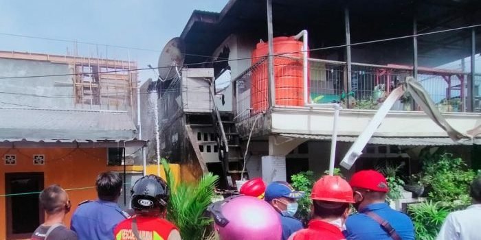 Ditinggal Pemiliknya, Satu Bangunan Rumah di Perum Perusda Nyaris Terbakar Habis