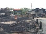 Lokasi kebakaran yang menghanguskan 5 rumah di Kampung Muara Batuq, Kecamatan Mook Mannor Bulatn, Kabupaten Kutai Barat. Foto : BorneoFlash.com/Lilis Suryani.