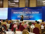 Sosialisasi Transformasi Digital Daerah menuju Digital Smart City di Ballroom Hotel Novotel Jalan Brigjen Ery Suparjan, Selasa (18/1/2022). Foto : BorneoFlash.com/Niken.
