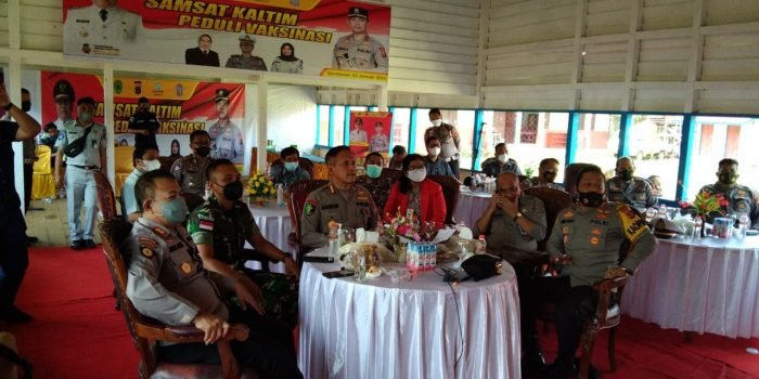 Samsat Kaltim Peduli Vaksin dibuka Secara Daring oleh Gubernur Kaltim, Isran Noor yang juga diikuti dan dijalankan oleh Samsat wilayah Kabupaten Kutai Barat (Kubar). Foto : BorneoFlash.com/Lilis Suryani.