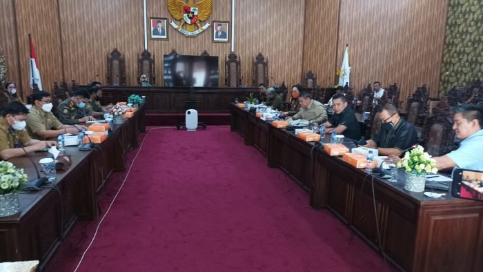 RDP Komisi III DPRD Balikpapan bersama Ketua Pansus Aset DPRD Balikpapan dan OPD terkait di Ruang Rapat Paripurna, Senin (24/1/2022). Foto : BorneoFlash.com/Niken.