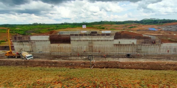 Pembangunan Bendungan Semoi Sepaku di IKN Nusantara. Foto : BorneoFlash.com/Niken.
