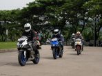 komunitas dan konsumen untuk touring bersama dalam acara bLU cRU Day Circuit Experience yang diadakan di Sentul International Circuit, Bogor, Sabtu, (29/1/2022). Foto : HO.
