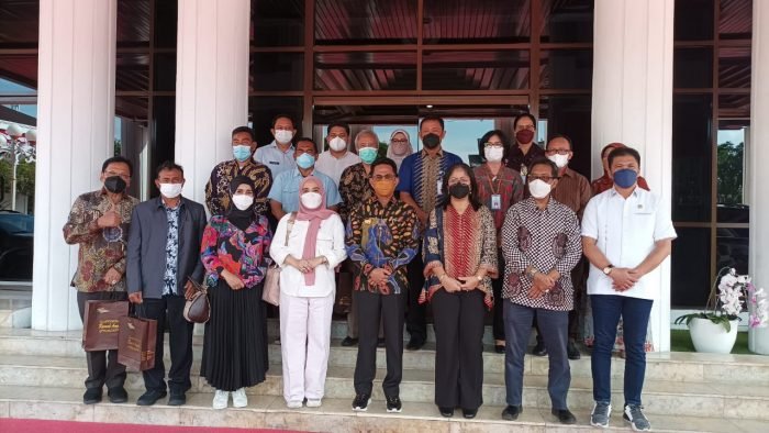 Wali Kota Balikpapan H Rahmad Mas'ud bersama Tim PPUU DPD RI. Foto : BorneoFlash.com/Niken.