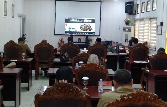 Rapat paripurna DPRD Balikpapan bersama Pemkot Balikpapan secara virtual di Ruang Rapat Gabungan DPRD Kota Balikpapan,  Selasa (8/2/2022). Foto : HO.