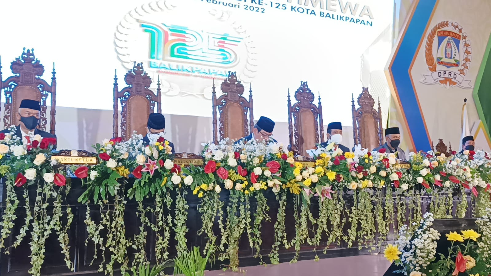 Rapat Paripurna Istimewa DPRD Balikpapan, Berbagai Penghargaan Diberikan 