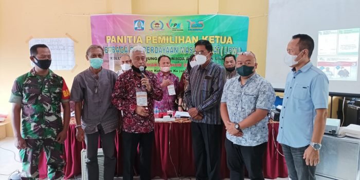 Pemilihan Ketua LPM Gunung Samarinda di Aula Kantor Kelurahan Gunung Samarinda Kecamatan Balikpapan Utara, Sabtu (12/2/2022). Foto : BorneoFlash.com/Niken.