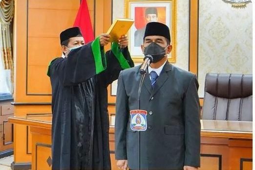 Pj Sekda Balikpapan Muhaimin Saat dilantik Wali Kota Balikpapan H Rahmad Mas'ud secara Daring, Rabu (23/2/2022). Foto: HO/IG Humas Pemkot Balikpapan.