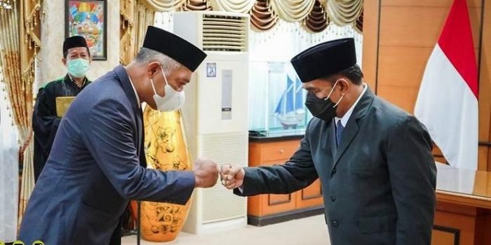 Budiono Hadiri Pelantikan dan Pengambilan Sumpah Janji Pejabat Sekda Balikpapan