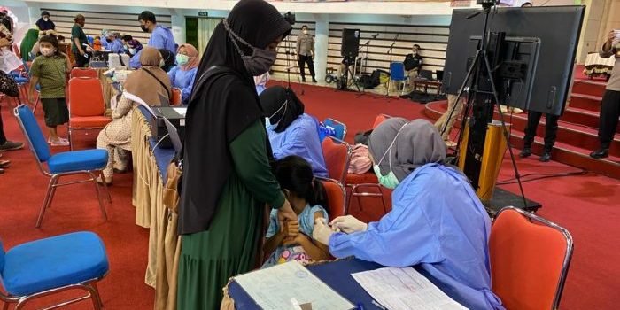 Momentum Hari Libur, Tim Dinkes Lakukan Vaksinasi di Tiga Lokasi Secara Serentak